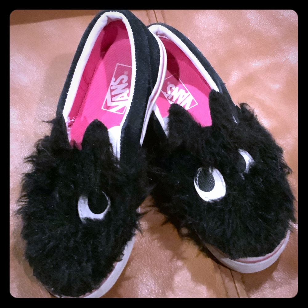 Girls Vans slip on shoes